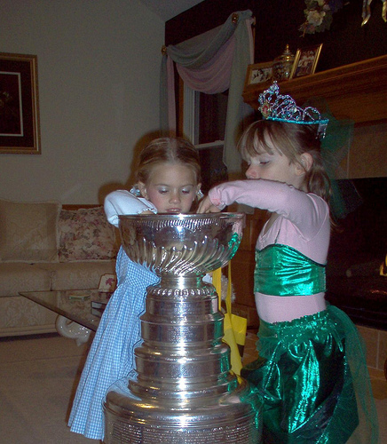 Children and the Stanley Cup Photo: Pete Zarria http://www.flickr.com/photos/toby_d1/