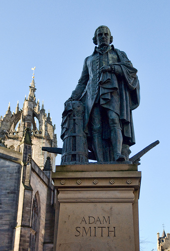 Statue of Adam Smith. (Photo: james_clear / flickr)