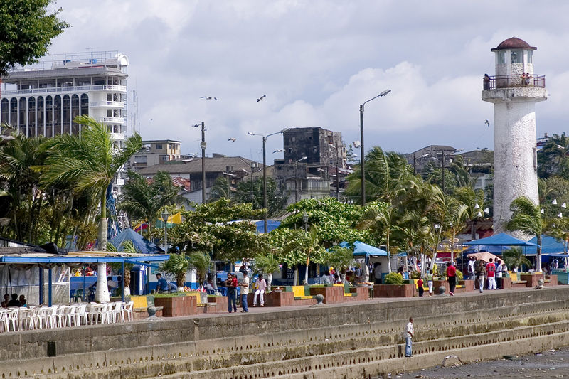 800px-Faro_Buenaventura_Colombia