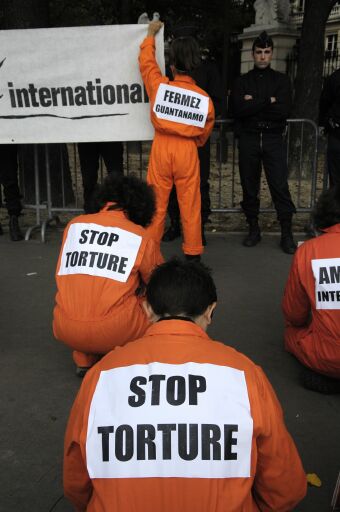 Amnesty_Guantanamo_hunger_strike_demo