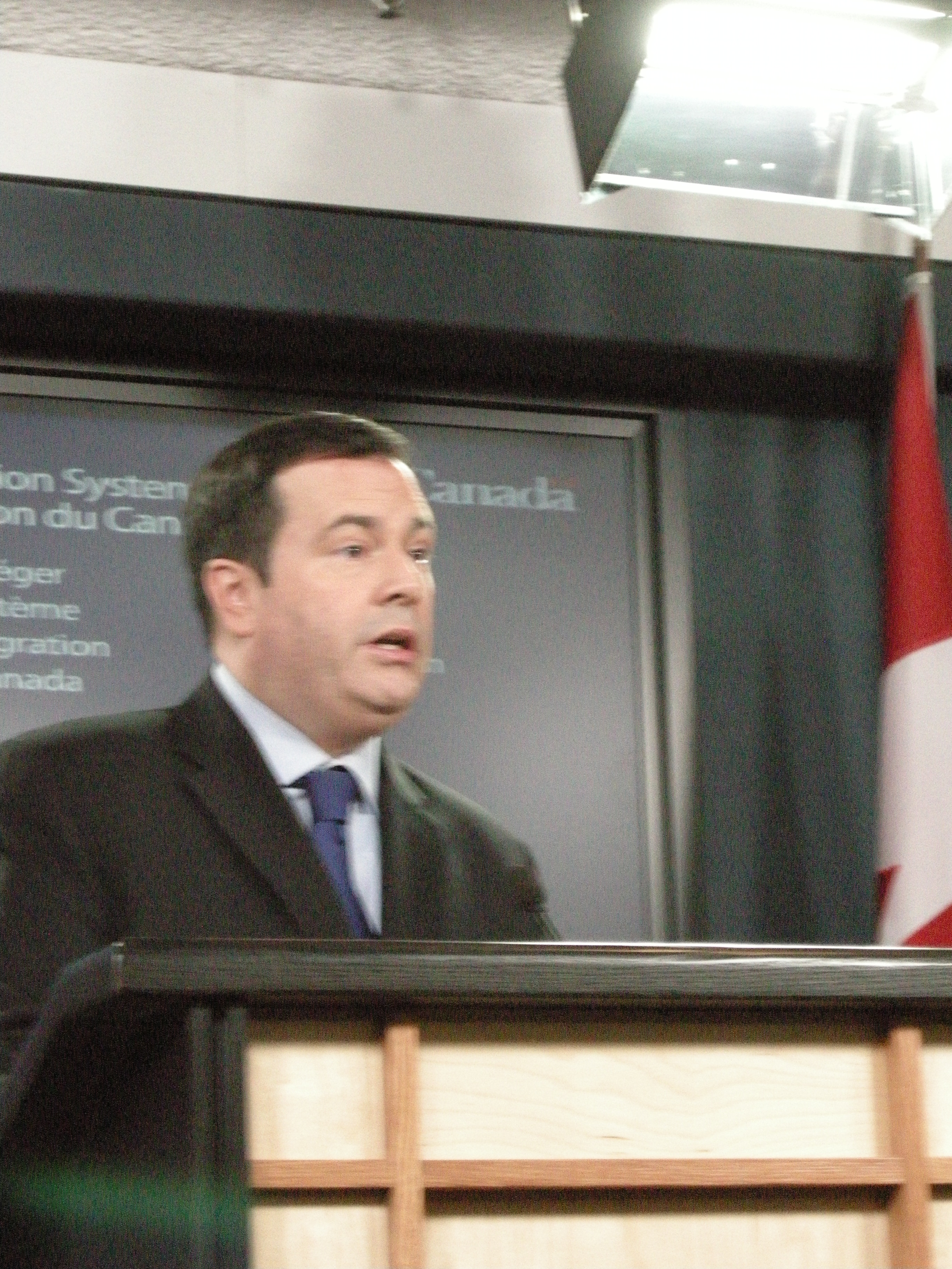 Kenney says EU countries do not persecute the Roma.