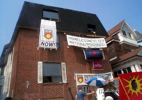 The Pope Squat building of 2002. Photo: The Ontario Coalition Against Poverty.