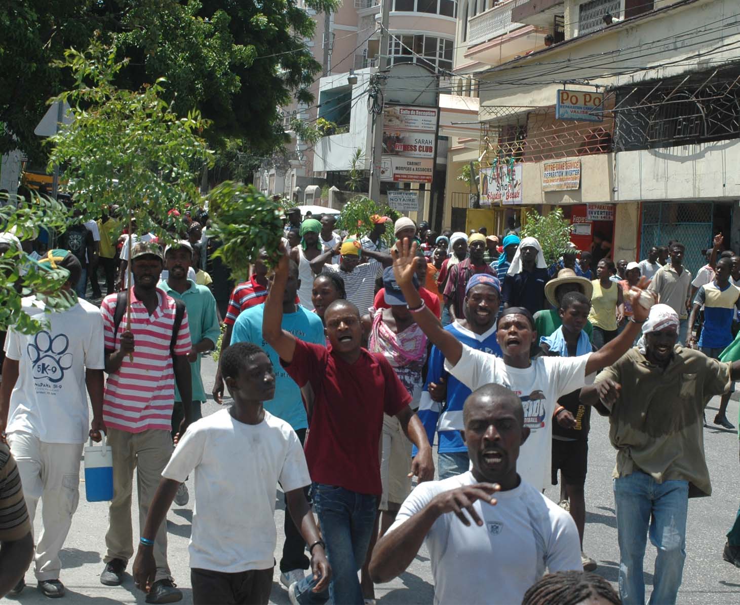 Housing rights march of thousands on June 25, 2012 in P au P