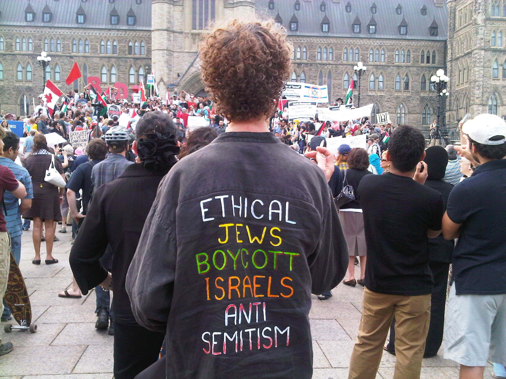 Ottawa rally. Photo: @onefemalecanuck
