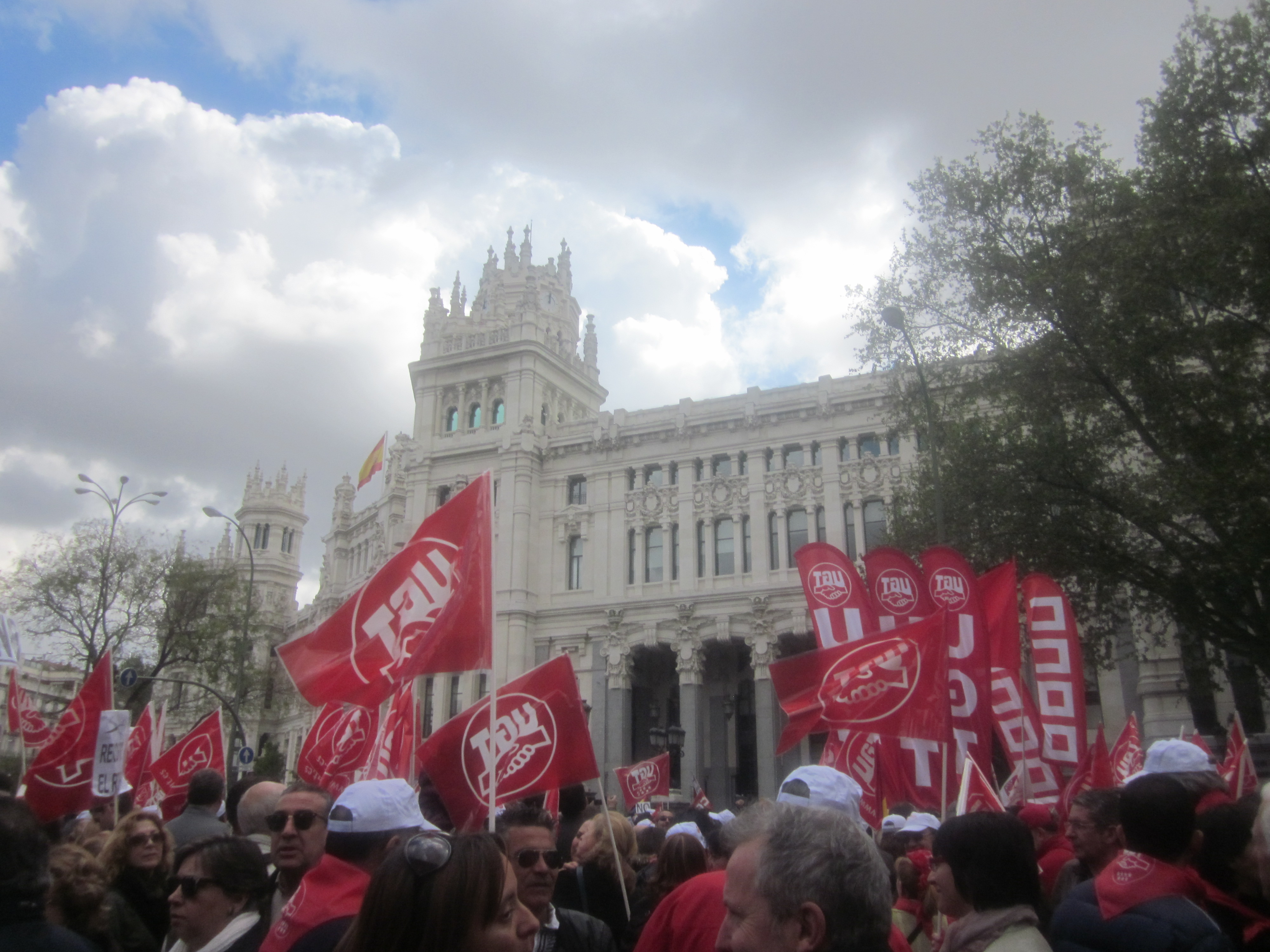 May Day 2012 in Madrid saw red union flags galore.