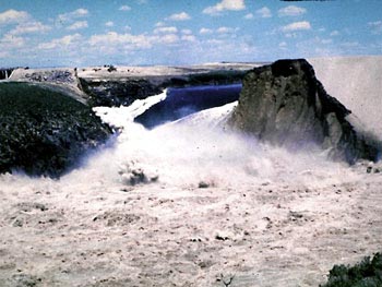 The failure of the Teton Dam in Idaho on June 3, 1976. Photo: U.S. Department of the Interior, Bureau of Reclamation