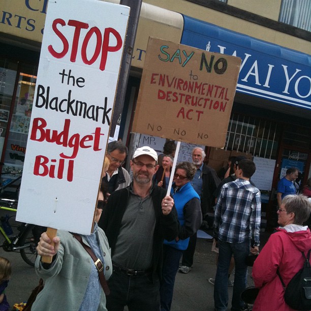 Protest outside the Vancouver South Conservative MP's office. (Photo: http://404systemerror.org/)