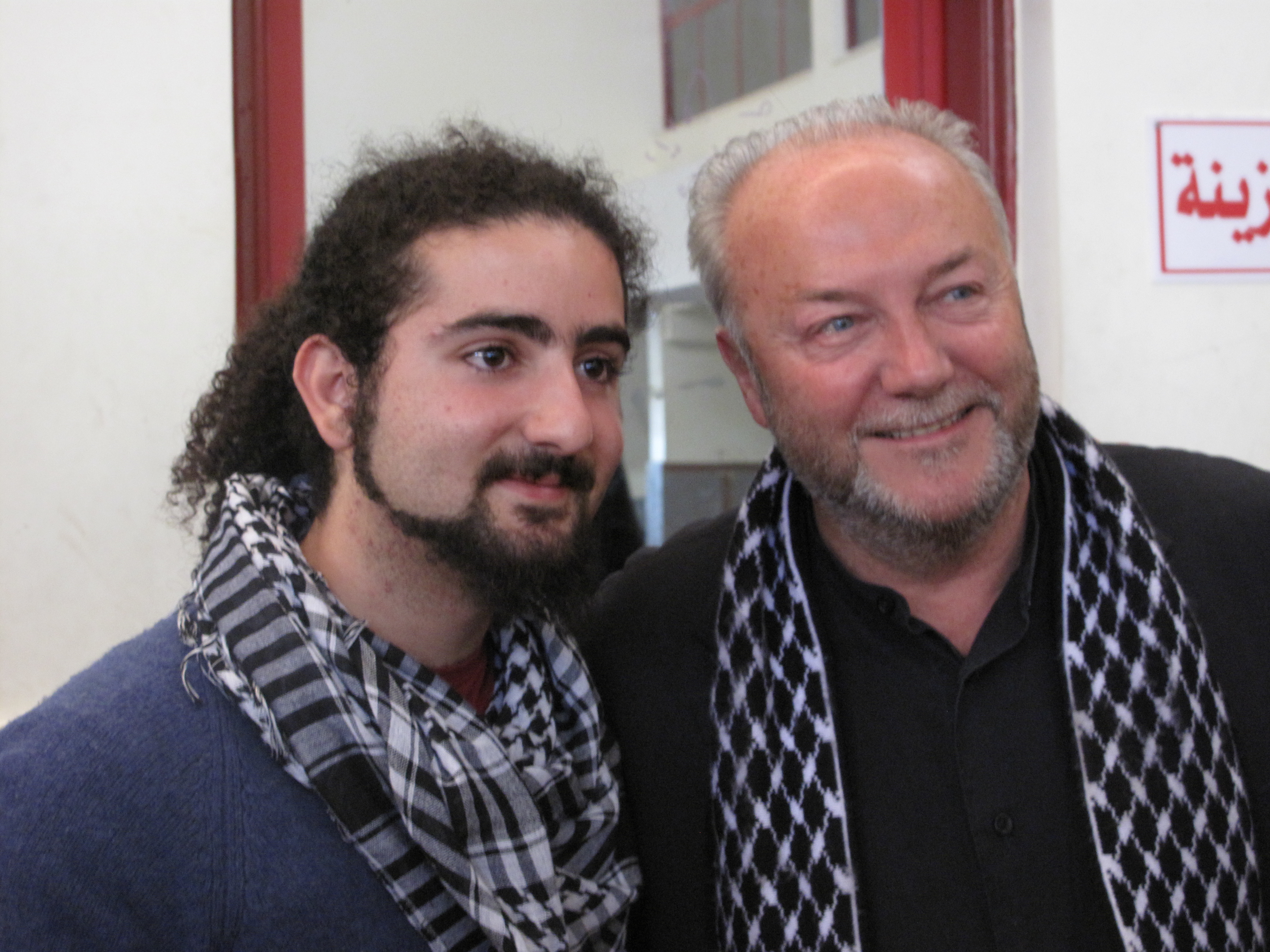 Abdullah meets George Galloway at Rafah border