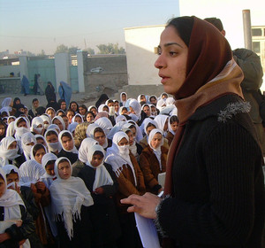 Malalai Joya addresses schoolchildren in Afghanistan. (http://malalaijoya.com)