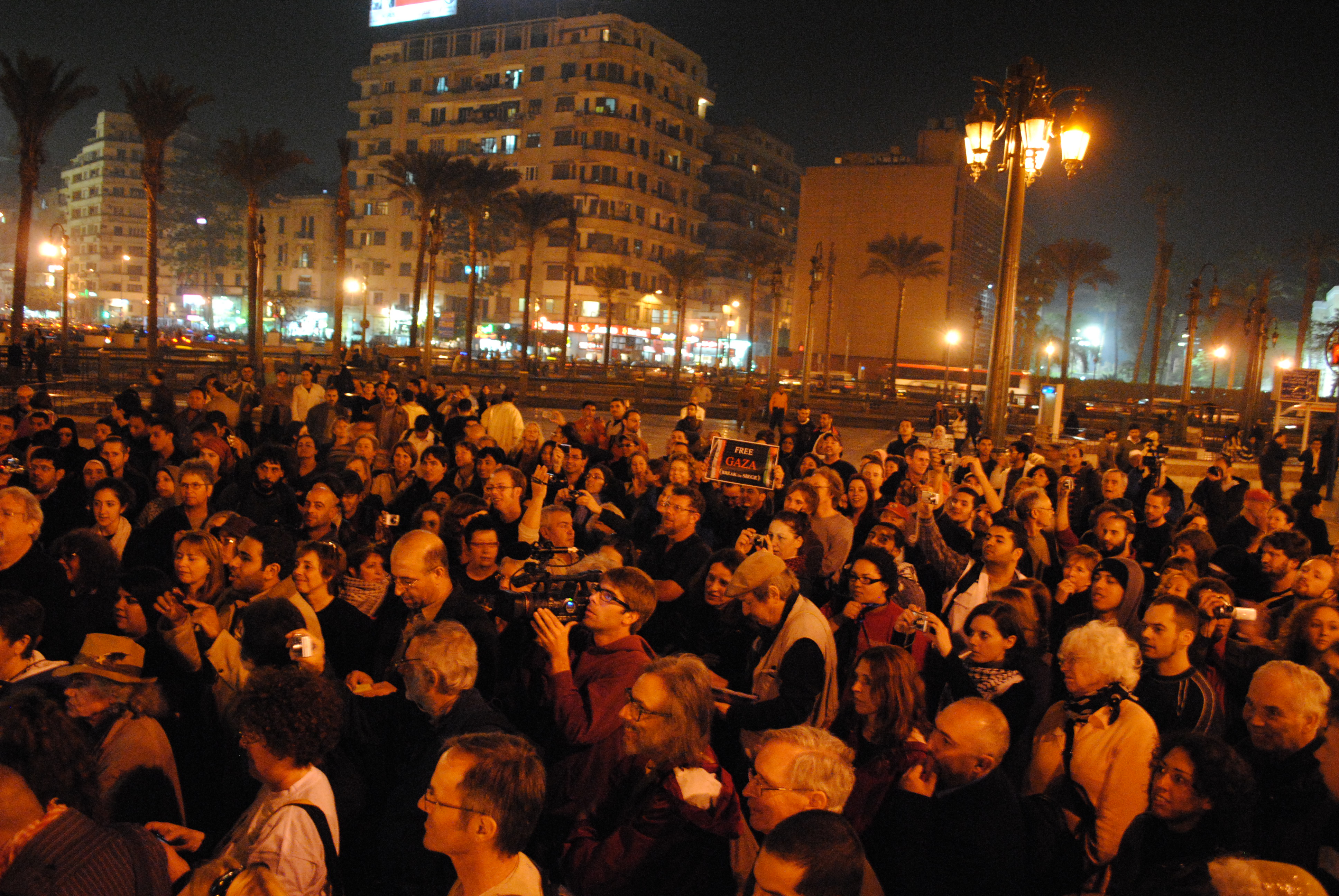 Crowd of Gaza Freedom Marcher in Tahrir Square, Cairo (photo by Brandon Delyzer)