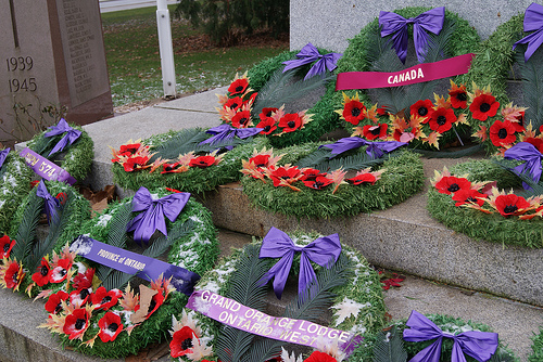 World War II memorial in Niagara. (Photo: FaiqaKhan-Native / flickr)