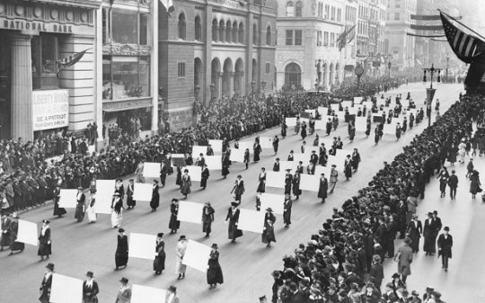 1913 Woman Suffrage Procession. (Photo: Wikimedia Commons)