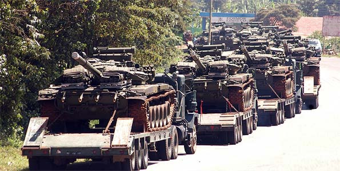 kenya-army-convoy-heading-to-somalia-e13235750777111