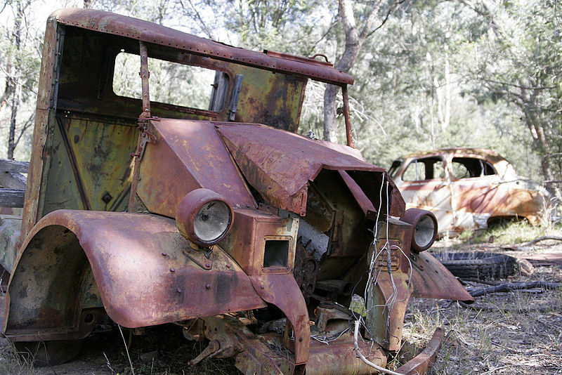 800px-old_cars