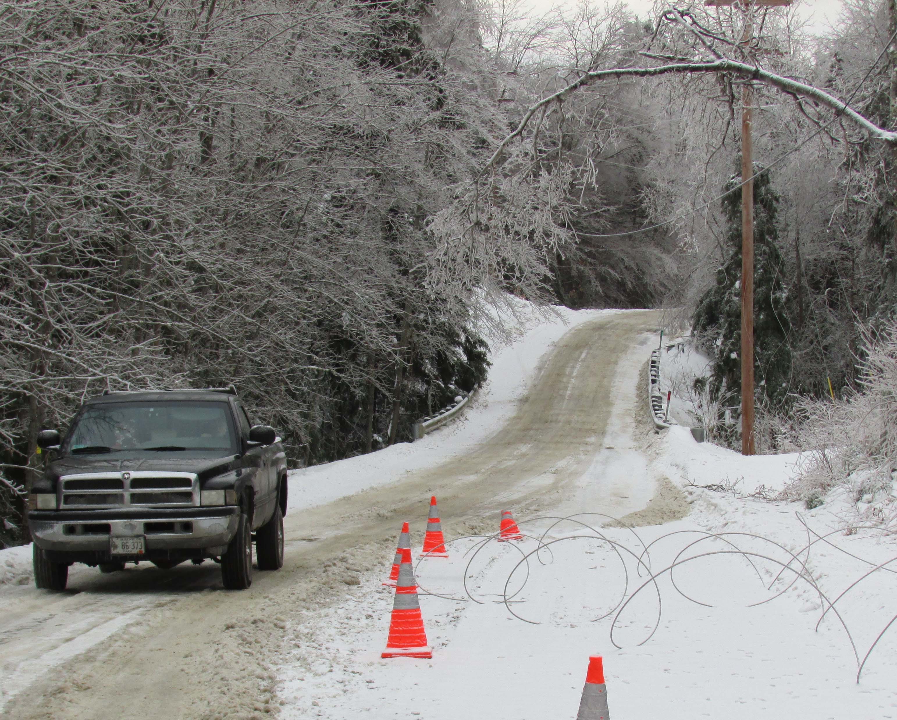 perilous_conditions_in_maine_during_dec_2013_ice_storm_photo_read_brugger