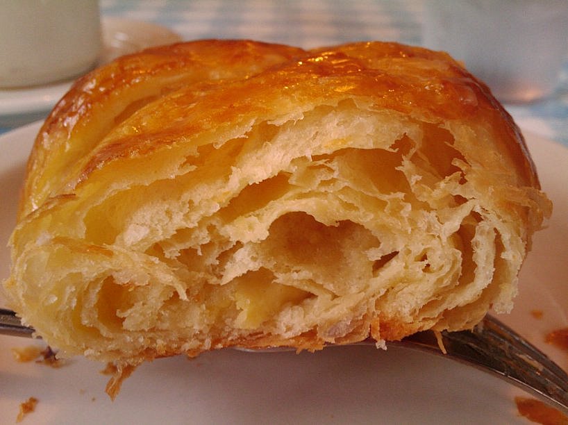 almond_croissant_flakiness