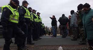 elsipogtog_standoff_0