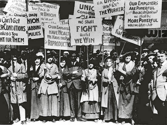 Women textile workers on strike in 1912, Lawrence, Mass. Credit: workers.org