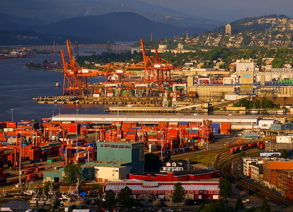 vancouver_harbour_showing_container_cranes_and_grain_export_terminal