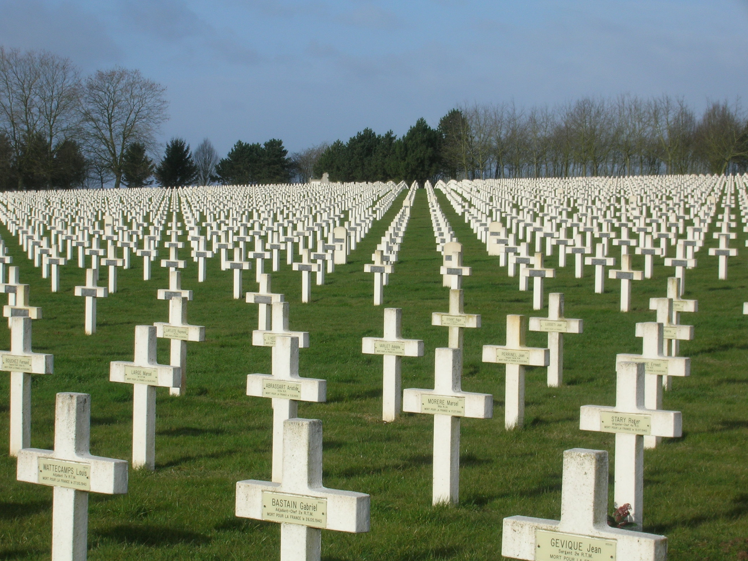 Graves of Canadian war dead near Vimy, France. Dennis Gruending photo