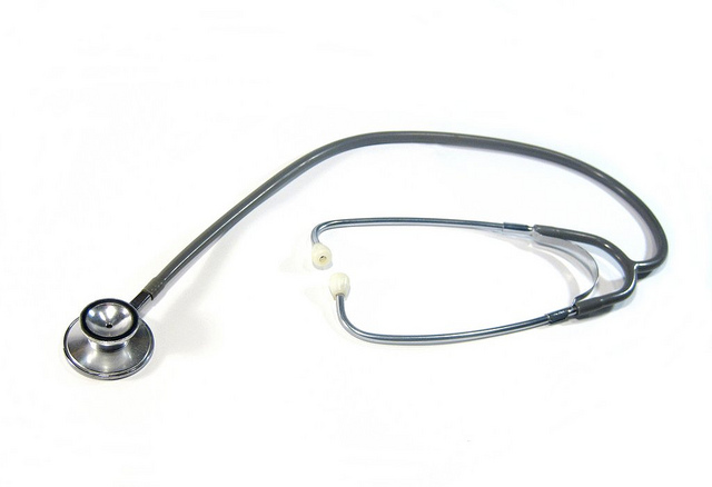 stethoscope_white