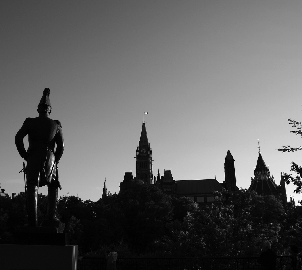 statue_parliament