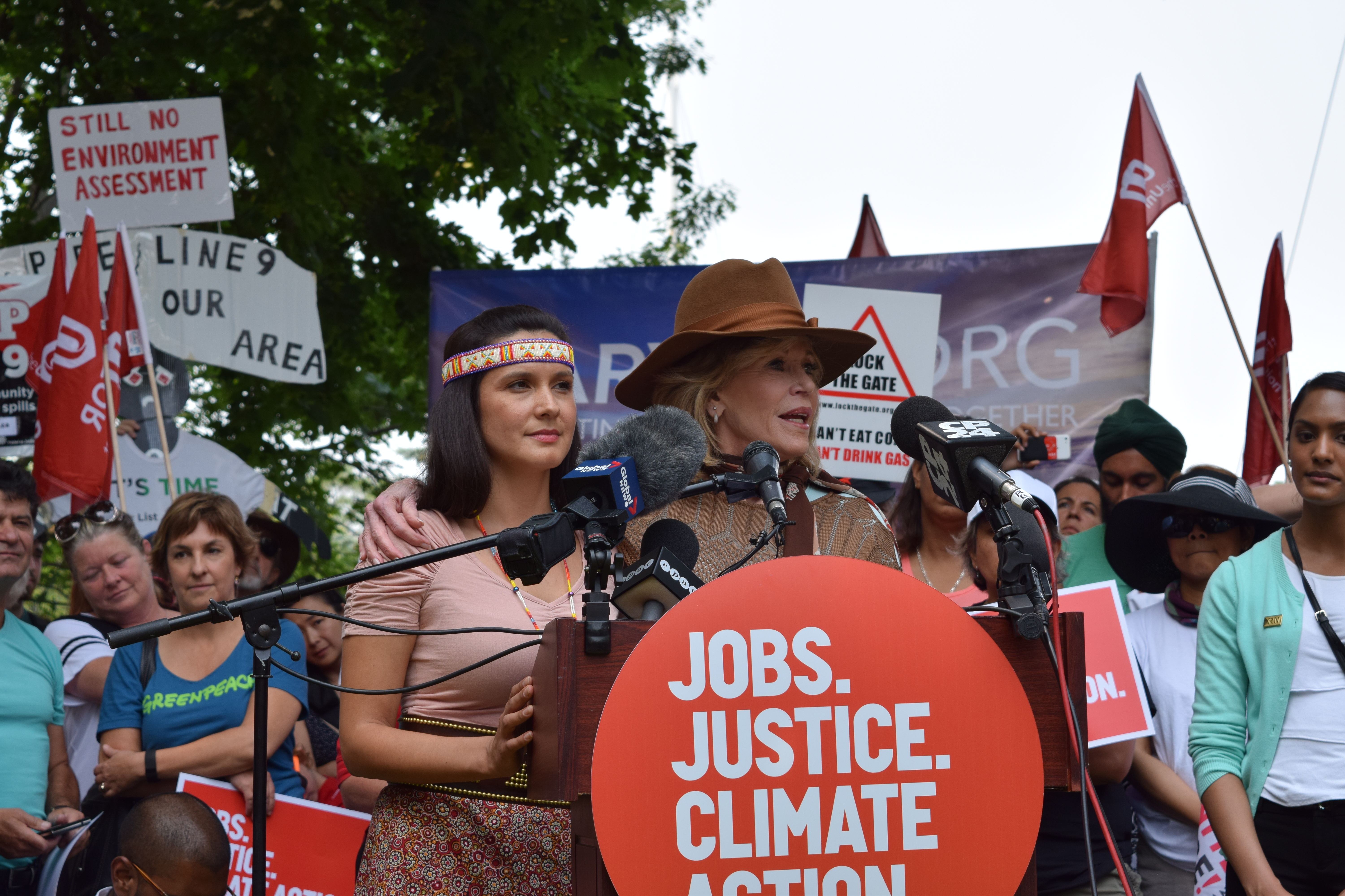 Photo: Jane Fonda and Melina Laboucan-Massimo (Photo by Megan Devlin)