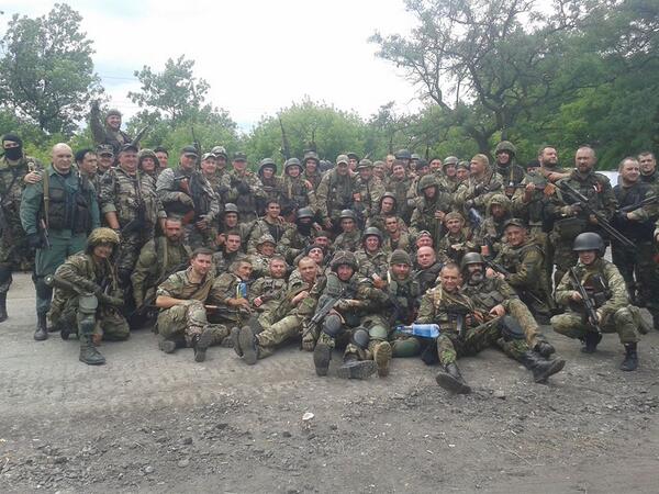 right-wing_paramilitaries_in_ukraine_summer_2014_wikimedia