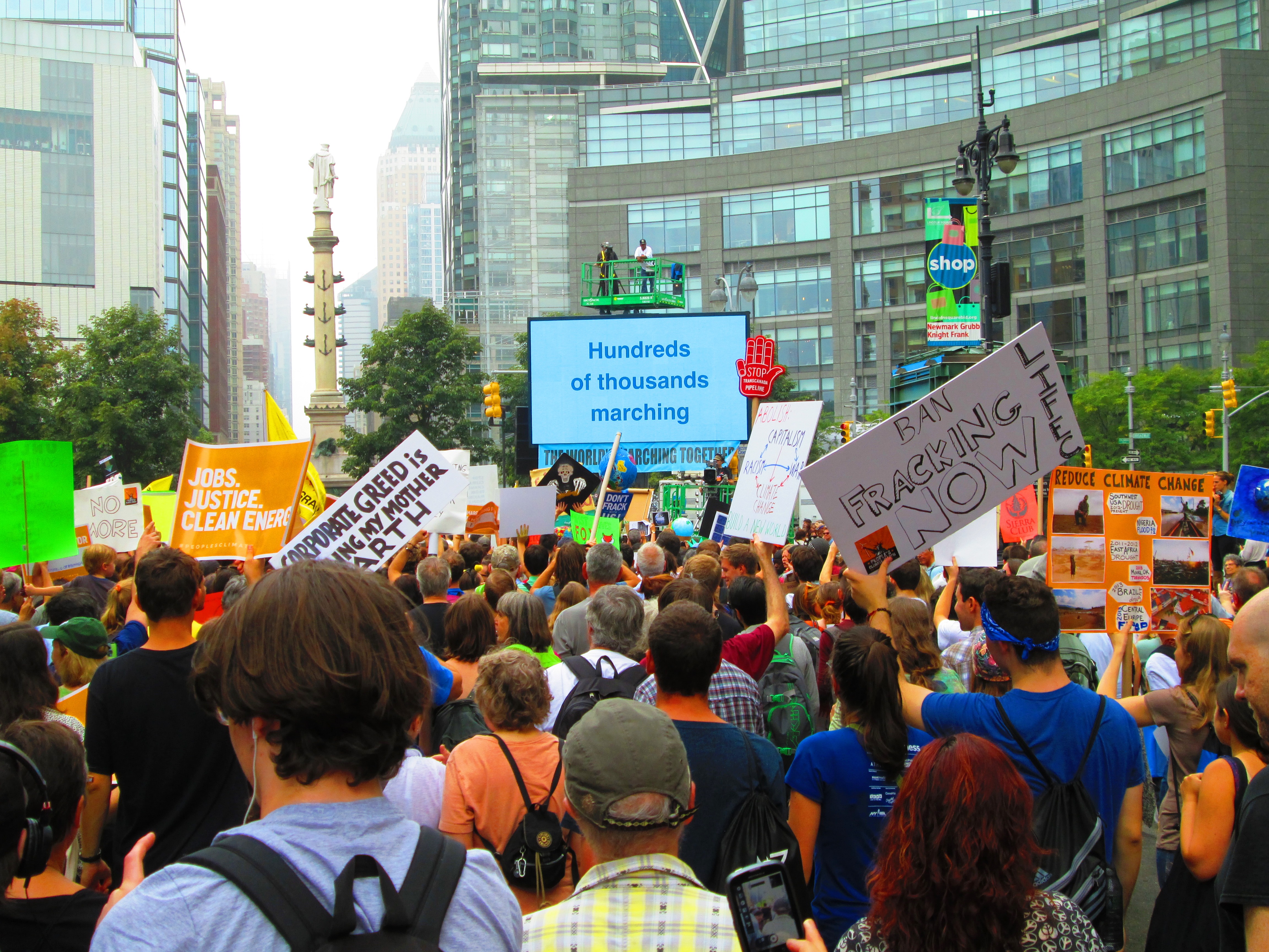 2014_peoples_climate_change_march_at_columbus_circle