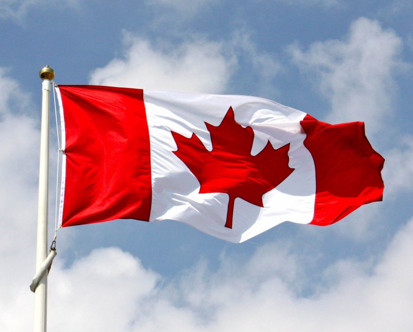 election_2015_-_canadian_flag_0