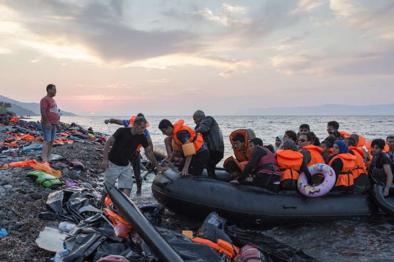 Syrian refugees disembark in Greece, UNHCR photo