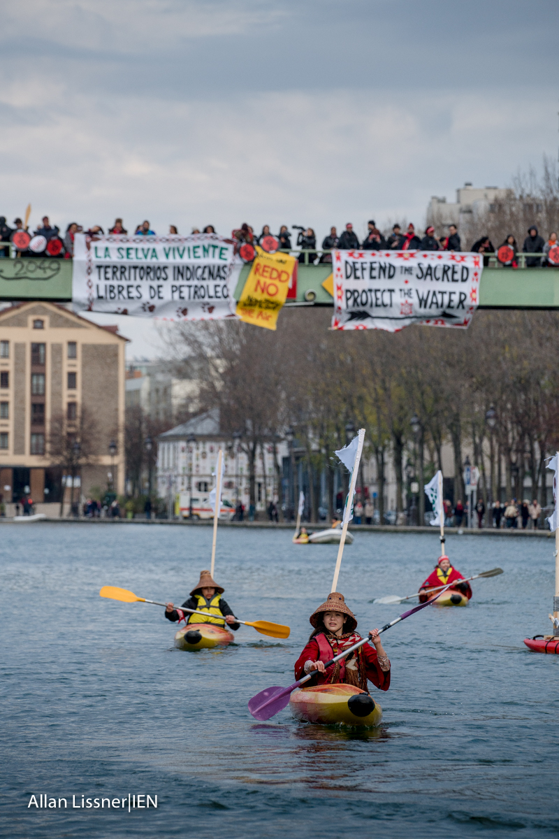 Historic Kayak Action demands Indigenous Peoples Rights in Paris Climate Accord.