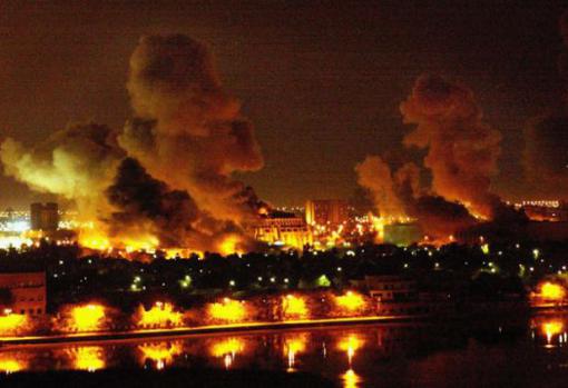 Baghdad burns under US bombing, March 19, 2003