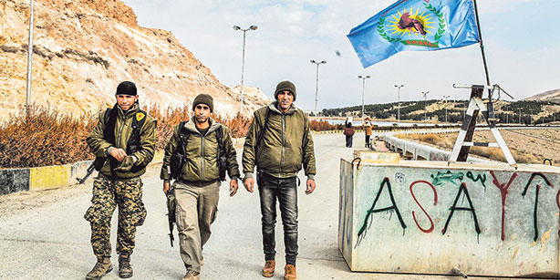 syrian_kurdish_ypg_soldiers_at_checkpoint_in_northern_syria_hasim_soylemez_cihan