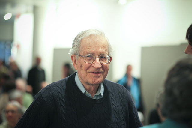 Noam Chomsky in 2015. Image: Cancillería del Ecuador/Flickr