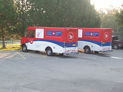 canada_post_vehicles03