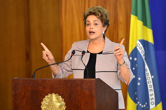 a_presidente_dilma_rousseff_durante_cerimonia_contra_o_impeachment_em_31_de_marco_de_2016