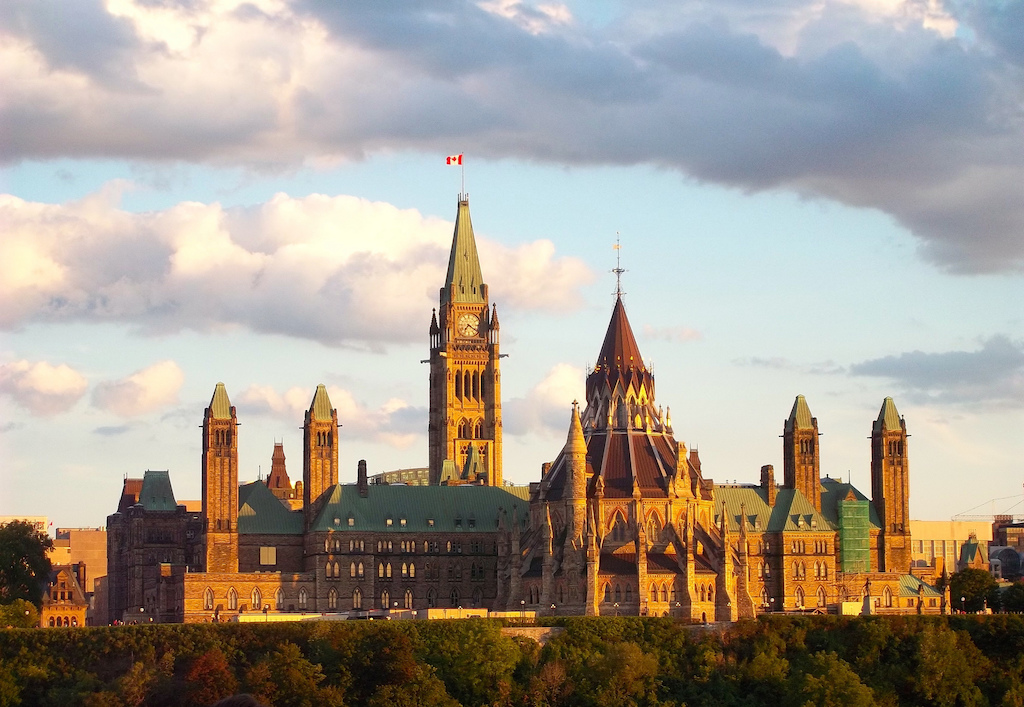 parliament_clouds