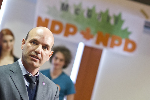 Nathan Cullen speaks to students at McGill University. Flickr/davehuehn