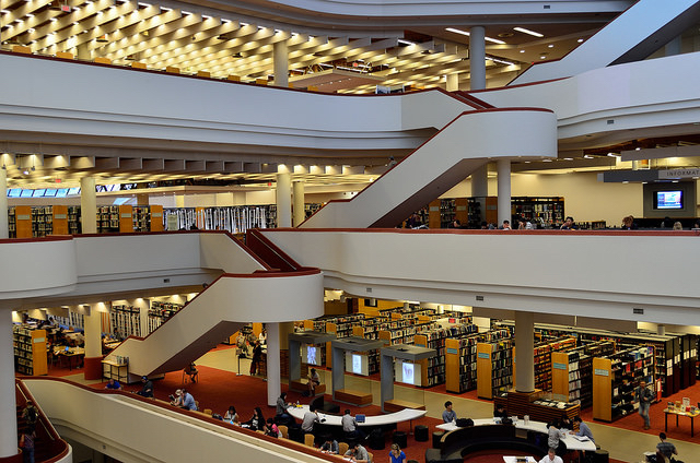 Toronto Reference Library. Flickr/Open Grid Scheduler