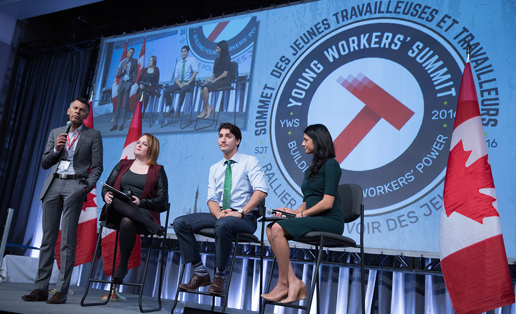 Justin Trudeau participates in discussion at Canadian Labour Congress National Young Workers Summit. Photo: Adam Scotti/PMO