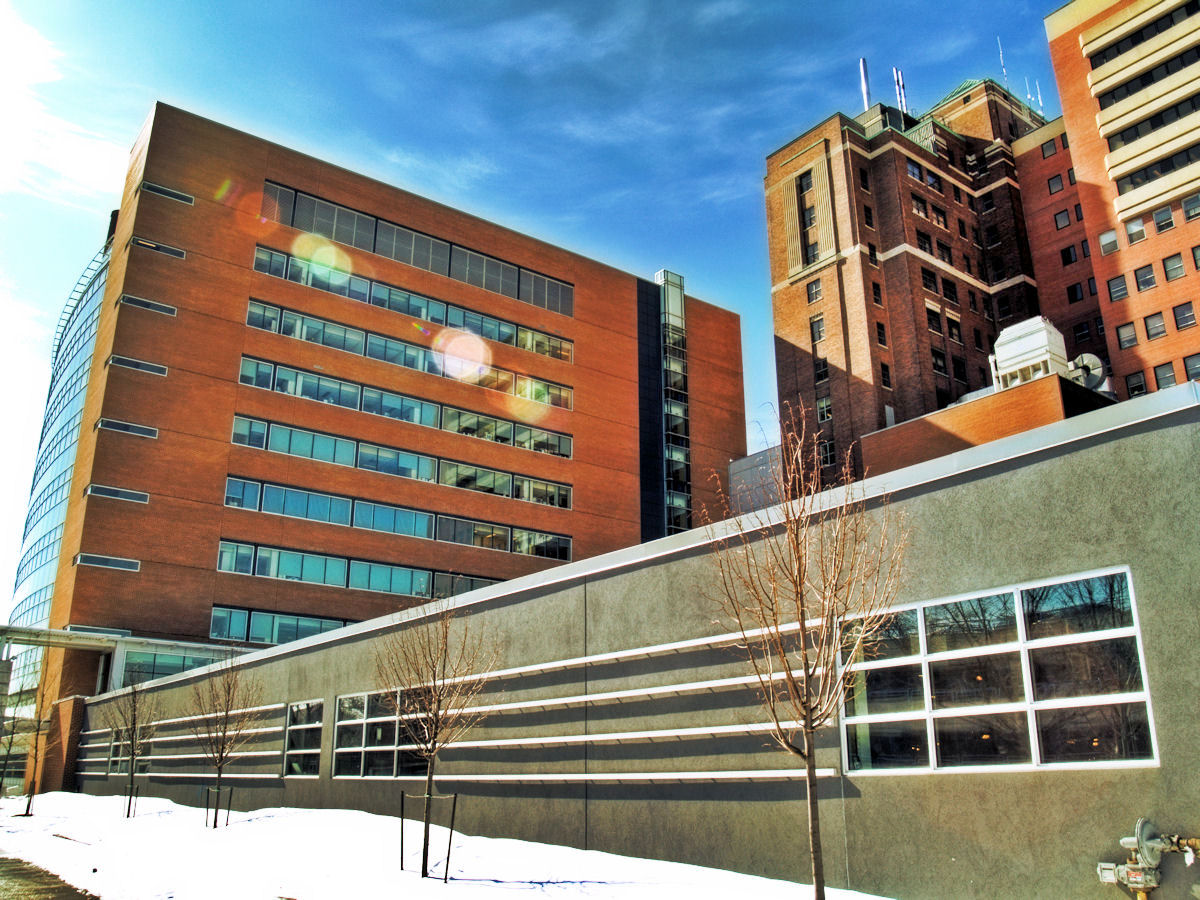 Toronto Western Hospital. Image: Flickr/Grant MacDonald