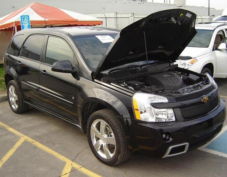 2008 Equinox Sport outside the CAMI plant in Ingersoll, Ontario. Photo: Nox360/Wikimedia Commons