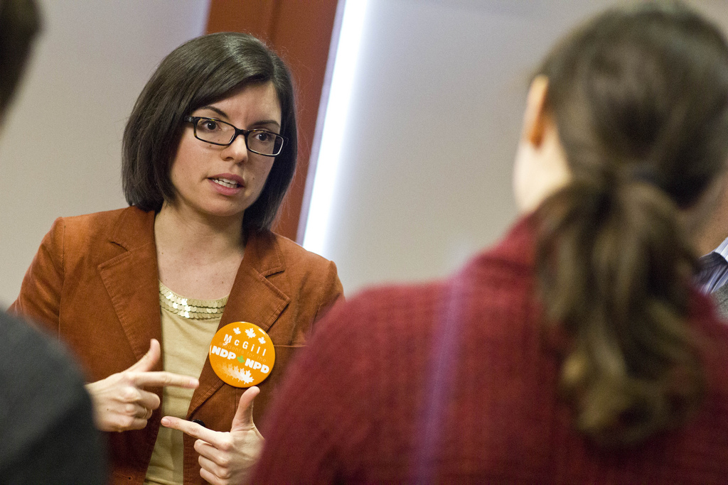 Niki Ashton speaks to students and supporters at McGill University. Photo: davehuehn/flickr