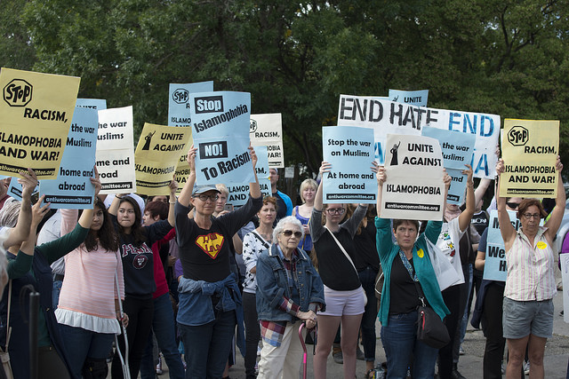 Anti-Islamophobia protesters. Image: Fibonacci Blue/flickr