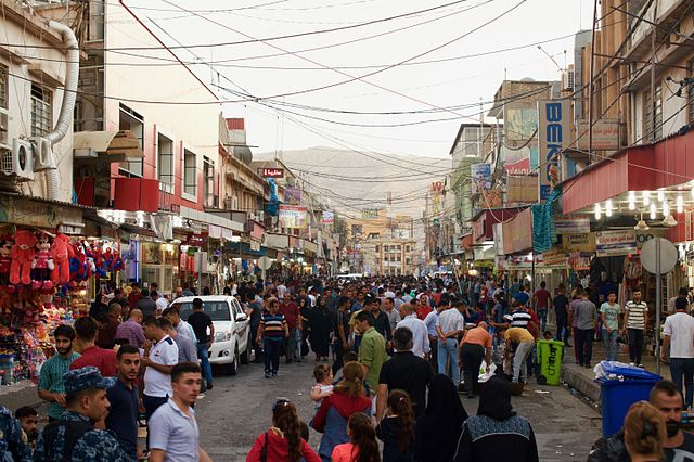 Bazaar in Dohuk, the capital of Dohuk Governorate in Iraqi Kurdistan. Photo:  Levi Clancy/Wikimedia Commons