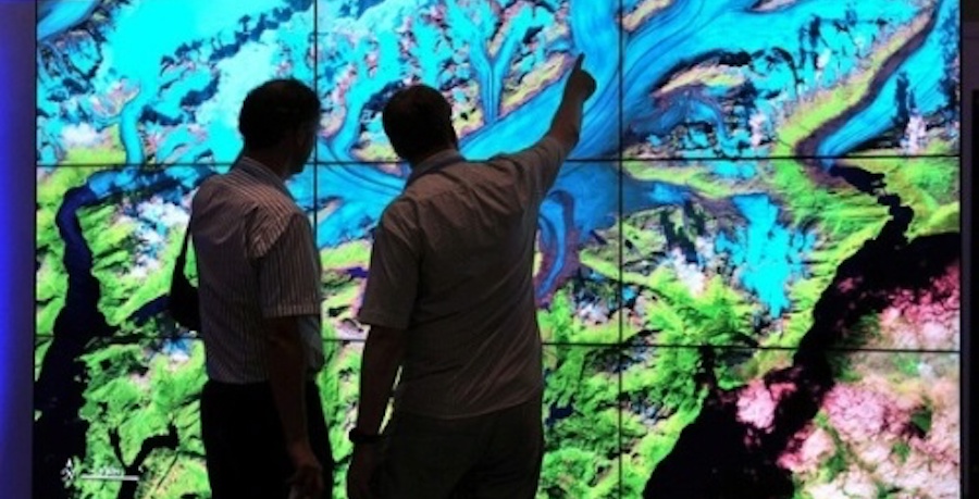 European Space Scientists View the NASA Data Visualizations. Photo: U.S. Department of State