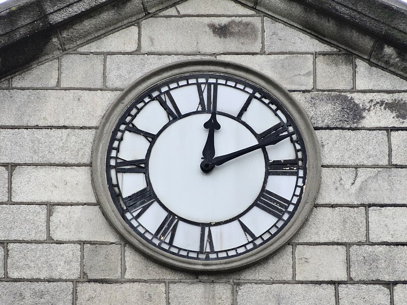 800px-Collins_Barracks_clock