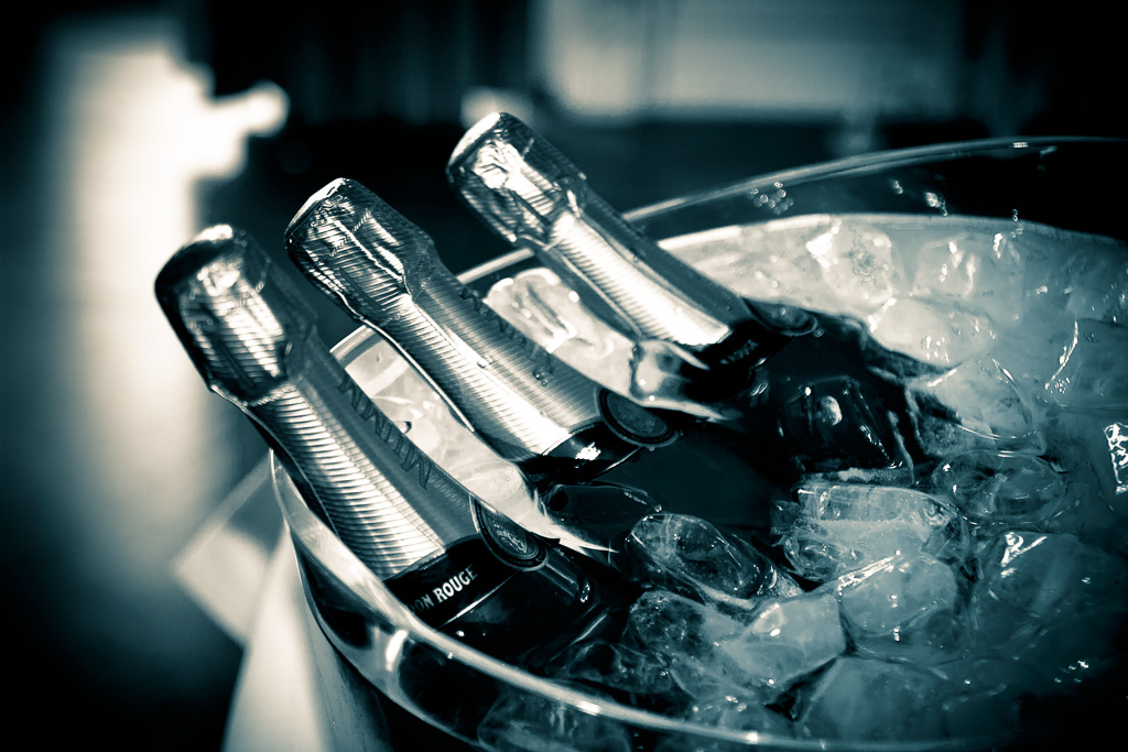 Bottles of champagne in ice. Photo: Unai Telleria/flickr