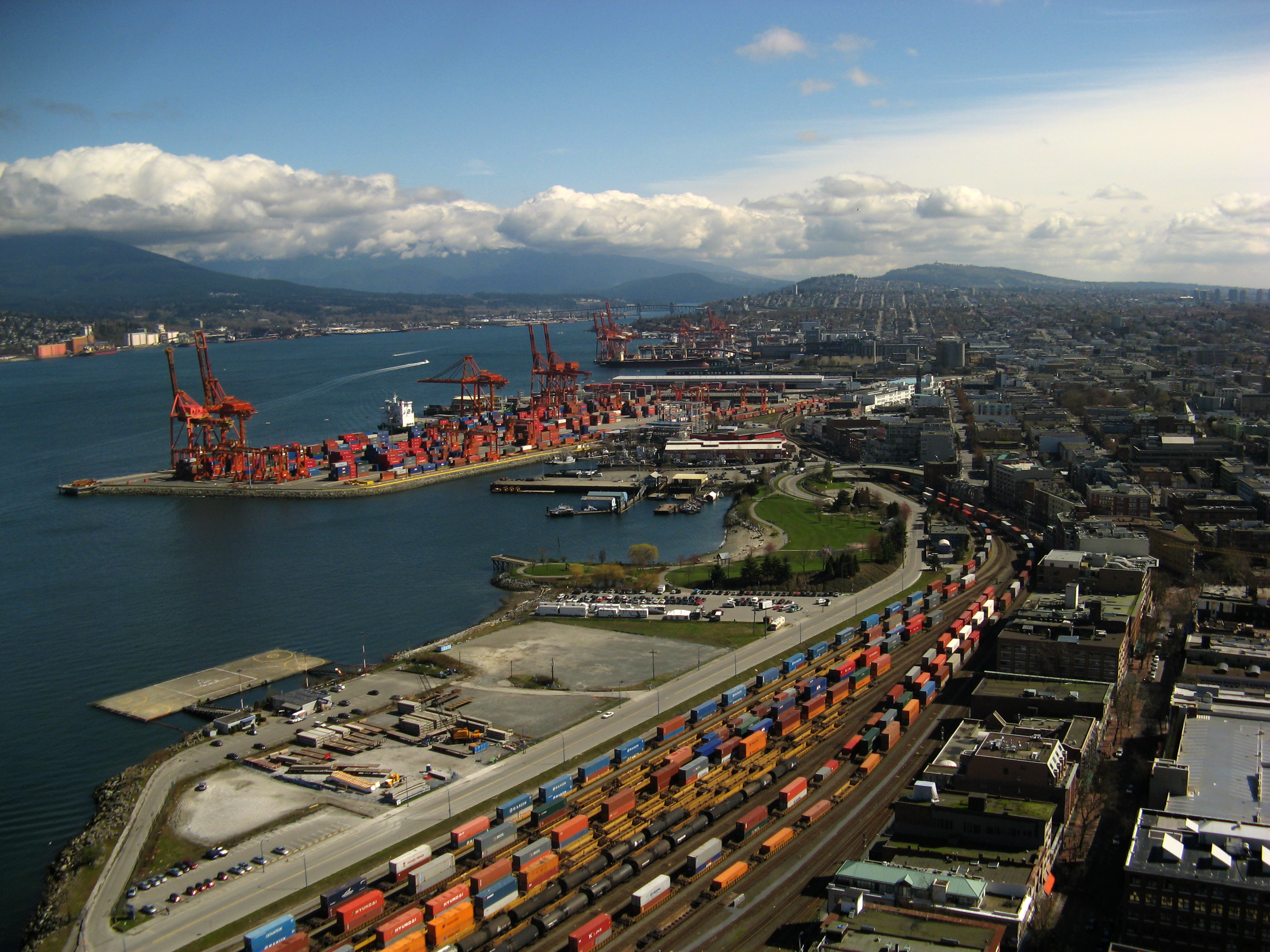 Looking east from Harbour Centre Lookout in Vancouver, towards Fraser Surrey Docks in the distance. Photo: Bobanny/Wikimedia